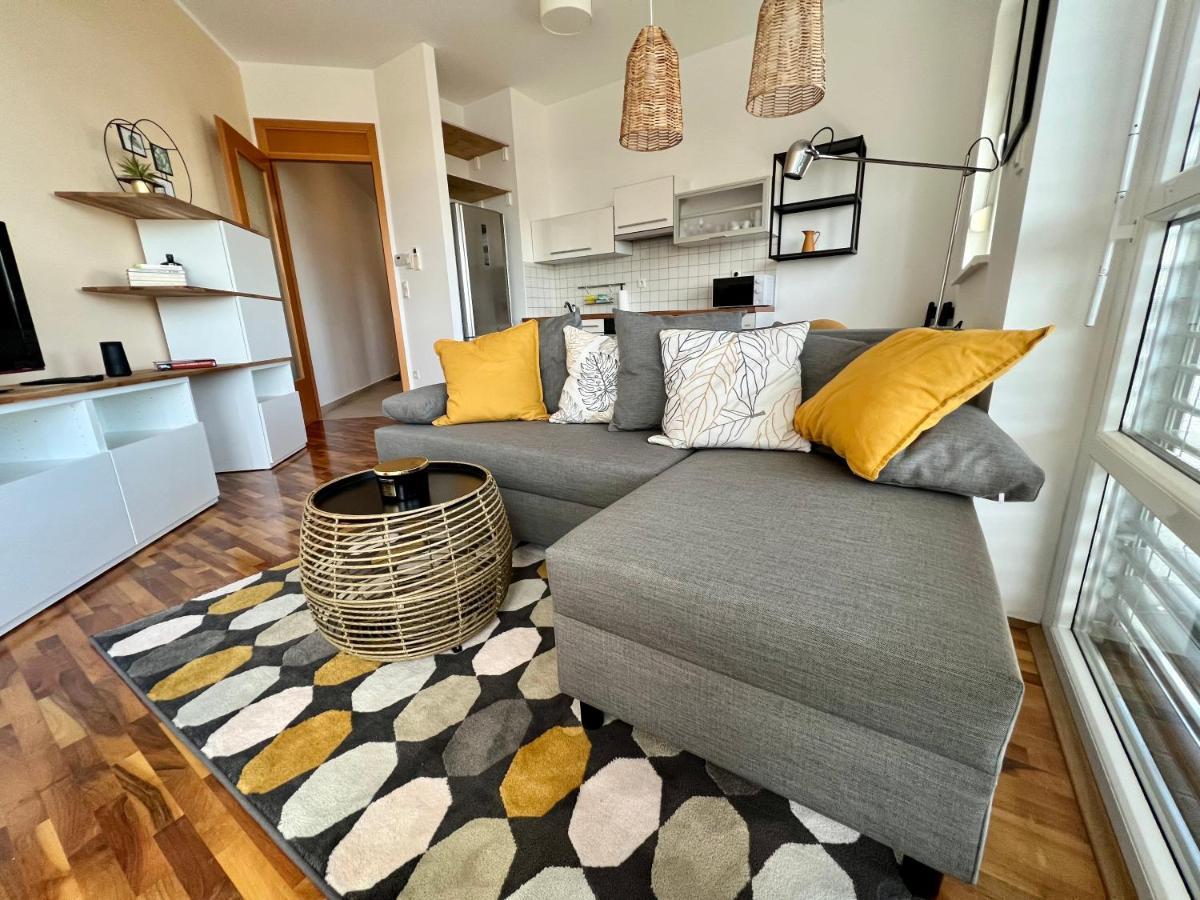 Condo Casa Di Olivia มาริบอร์ ภายนอก รูปภาพ
